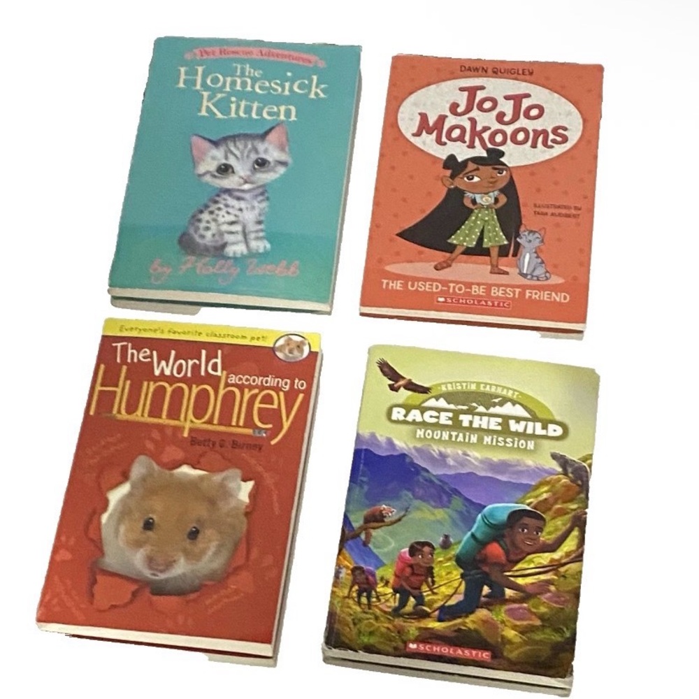 Scholastic Kid Reading Book Homesick Kitten, Jojo Makoons, The World to Humphrey